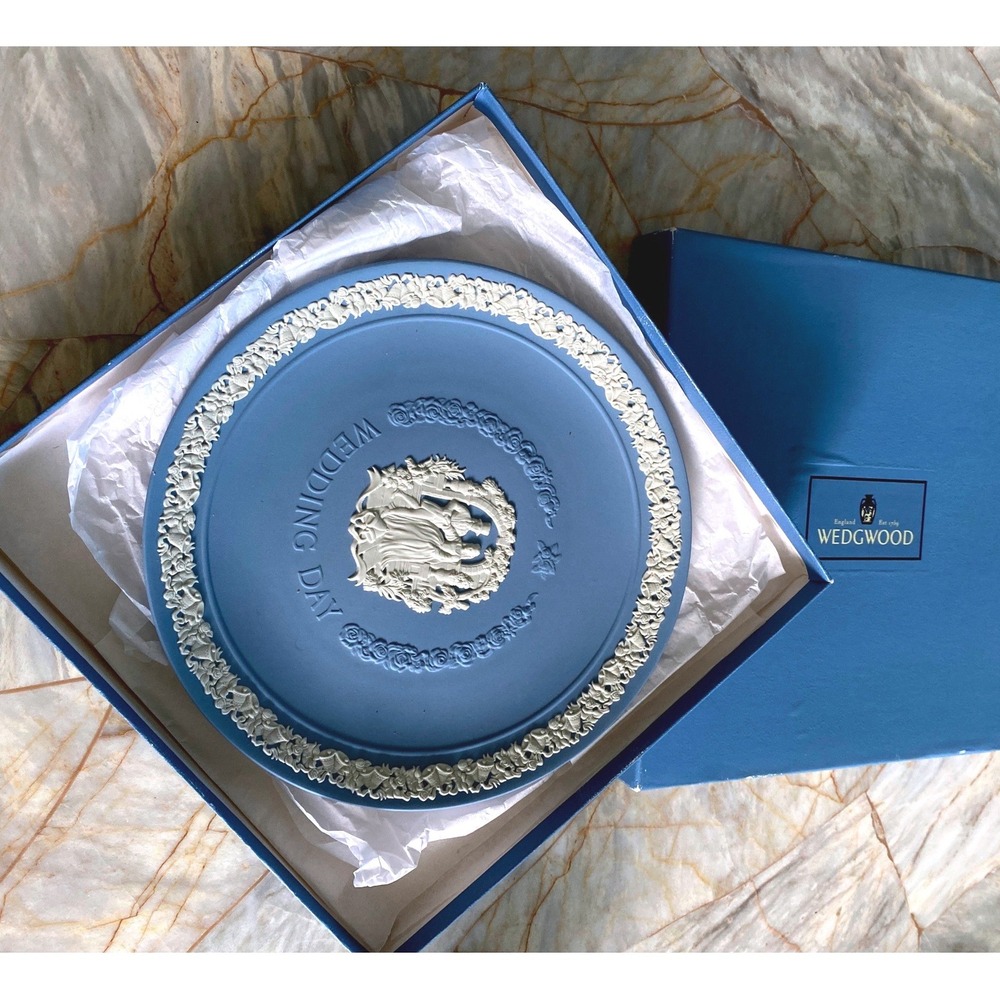Wedgwood Jasperware Wedding Day Plate Blue White Bas-Relief Original Box England
